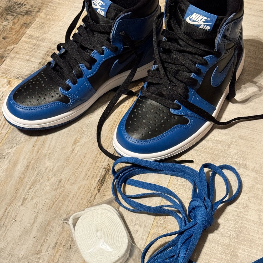 Nike Air Jordan 1 Mid - Black & Blue 4Y